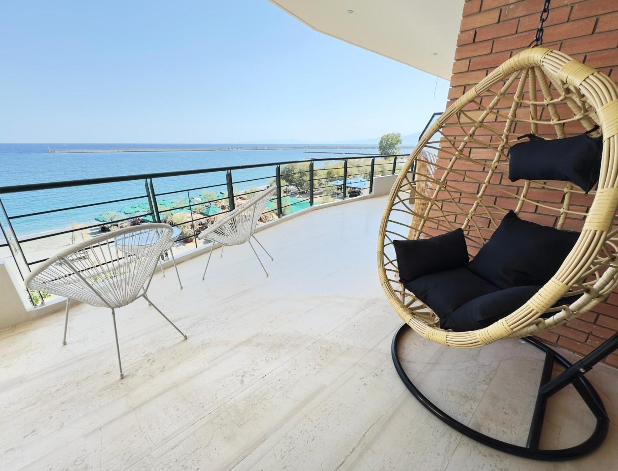 Seafront Luxury Apartment Kalamata