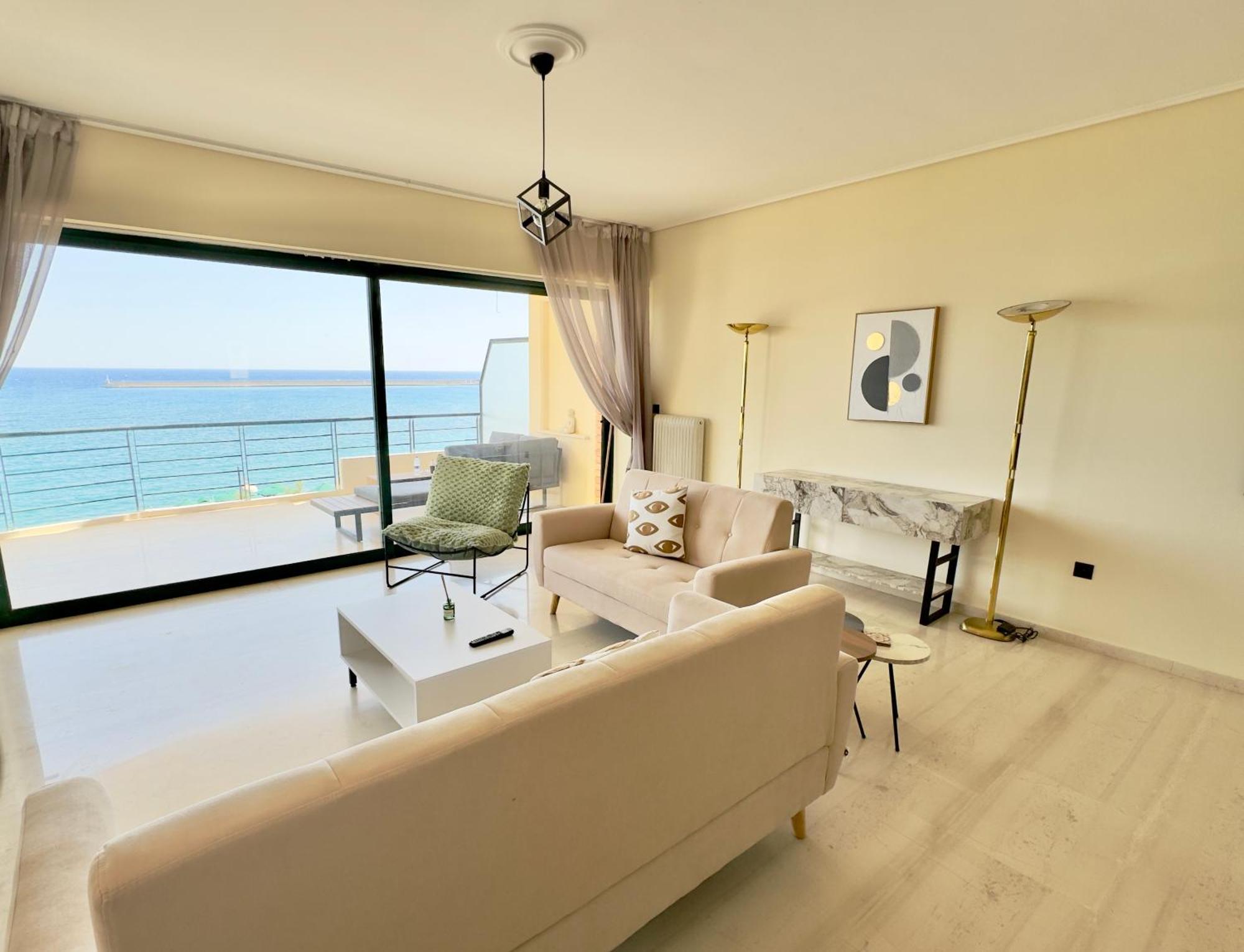 Seafront Luxury Apartment *
